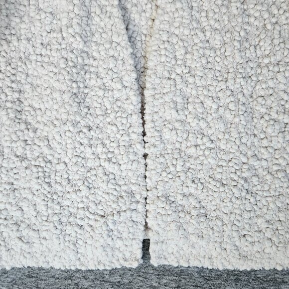 Beautiful Barefoot Dreams Womens Boucle Cardi Sweater in Almond Size Medium EUC - Picture 4 of 9